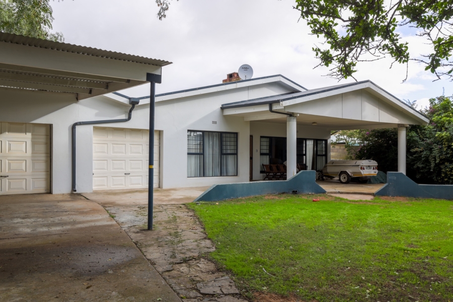 4 Bedroom Property for Sale in Velddrif Western Cape
